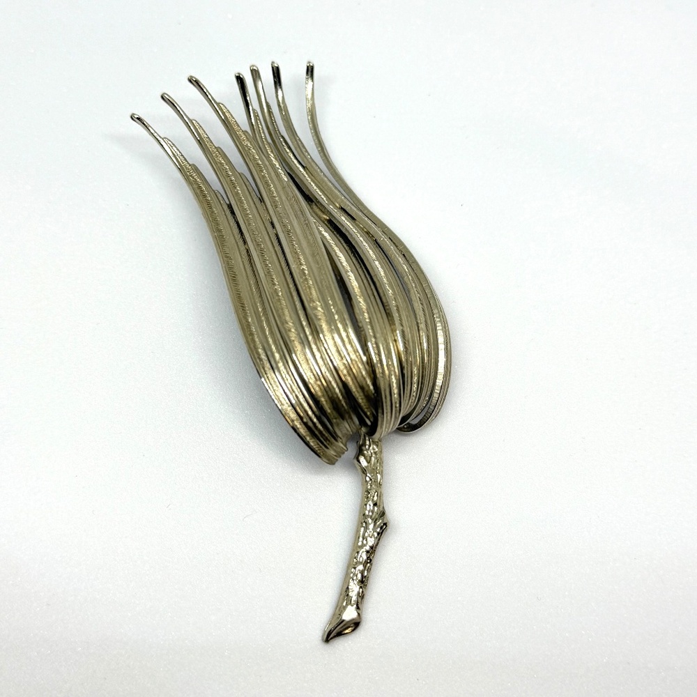 Floral Brooch, Metal‎
